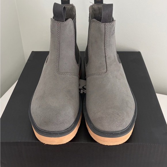 Sorel Chealsea boots size 8 - Picture 9 of 12